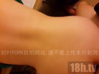 边看边打桃臀90后大学生