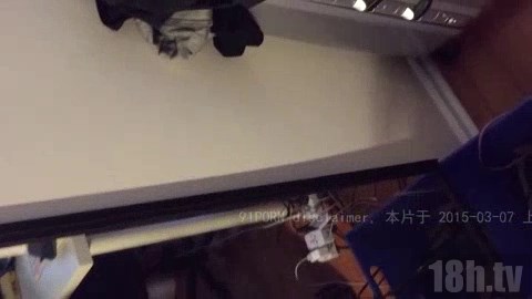 炮友跪着口交
