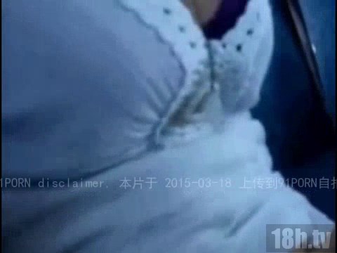 露脸~长途大巴车最后一排插骚女