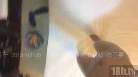 露脸哦 骚逼穿丝袜自慰 求哥哥插 喜欢丝袜 精彩哦