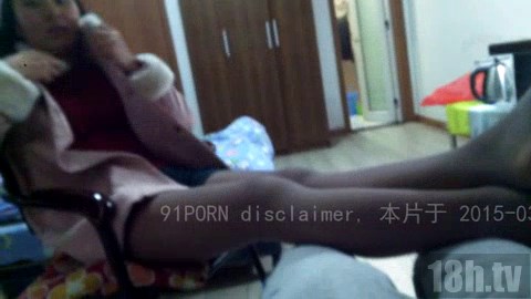 这次是超薄灰丝哦,这个大学生换着丝袜给我欣赏
