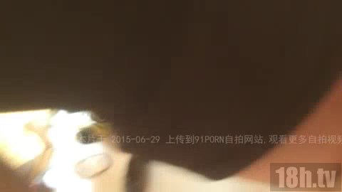 大白天阳台上操我家美腿骚货