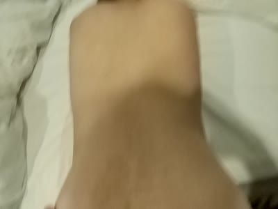 站立後入大屁股少婦