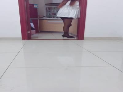 鹿少女最新更新,家政服務劇情
