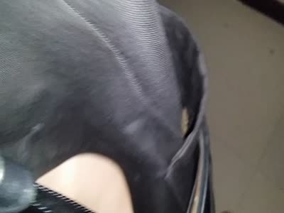 樓道里等不及,扒下內褲就開插