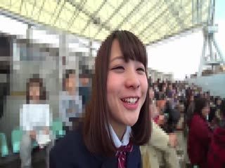 【絶対的美少女】地下アイドルと18才の誕生日前日に思い出の制服デート。2年越しの初Hまでの