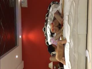 身材丰腴性感大奶美少妇水多耐操与两个老爷们3P一个干嘴一个后入日的她嗷嗷叫对白精彩1080P原版