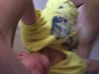 百度云泄密年轻情侣自拍打炮男主舔全身拖起大屁股使尽操