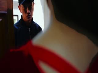 国产剧情顶级私人订制系列『恶魔色影师之合租女神』极品女神求合租 惨遭凌操玩弄 新猎物待操 高清720P完整版