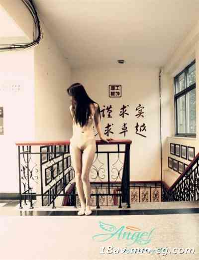 非常疯狂的北京天使极品妹极限挑战户外全裸露出过街天桥、学校、医院、地铁、商场无畏路人【9:28】